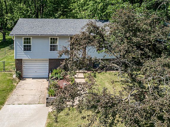 3rd image of 1334 Grandview Dr