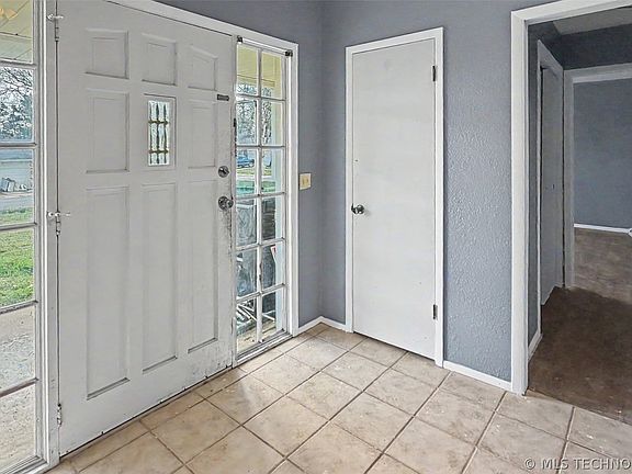 3rd image of 403 Kim St
