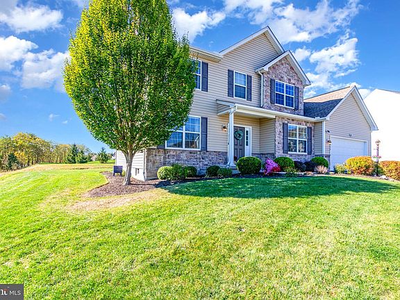 2nd image of 2786 Silver Maple Dr
