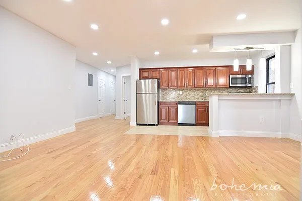 Rented by Bohemia Realty Group | media 11