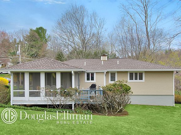3rd image of 7 Hillview Dr