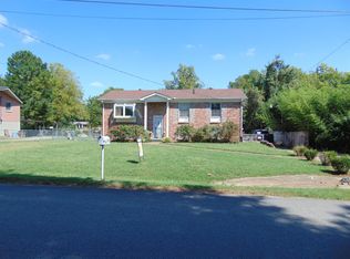 230 Roberta Dr, Hendersonville, TN 37075
