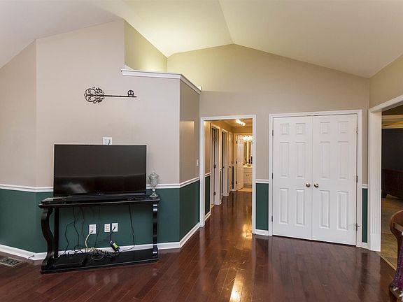 4th image of 266 Osprey Dr