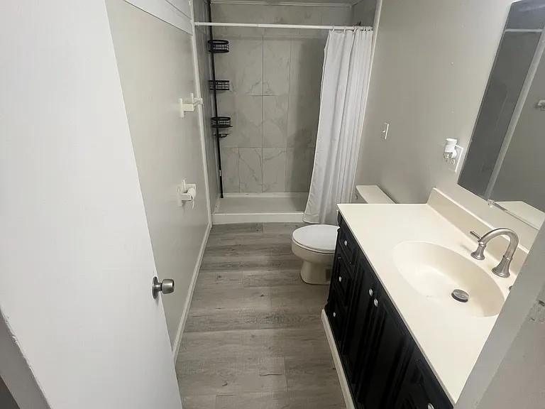 112 Rose Ave — Photo 6
