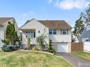 109 Swarthmore Ter, Metuchen, NJ 08840