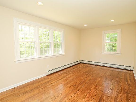 4th image of 47 Glen Dr