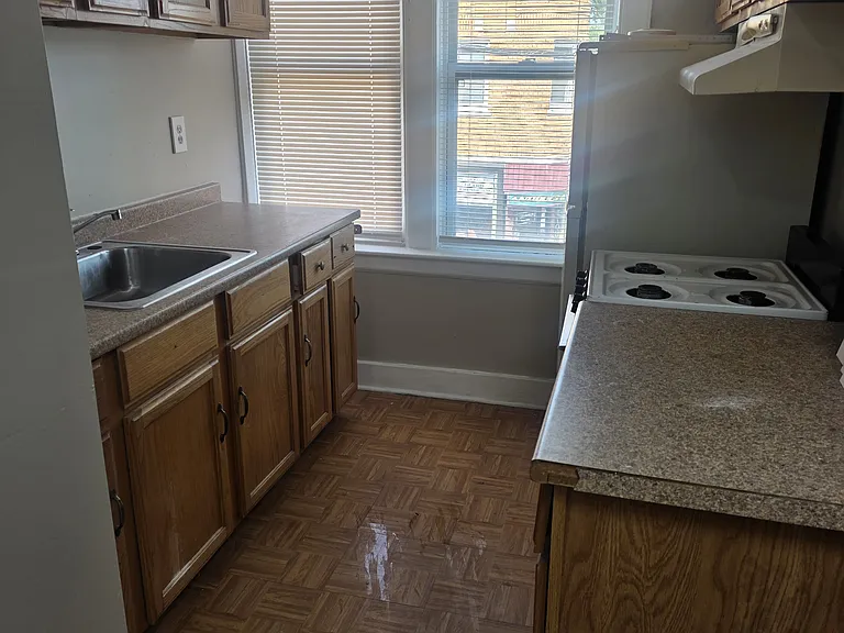 14302 Michigan Ave #1 — Photo 11