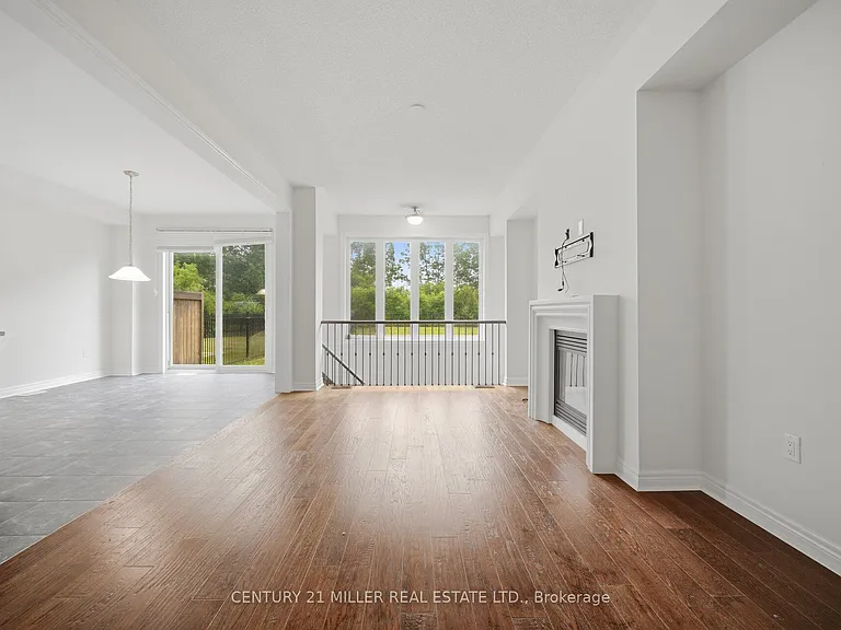 2455 Village Cmn — Photo 16