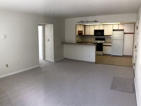 2nd image of 106 Broad St APT 32