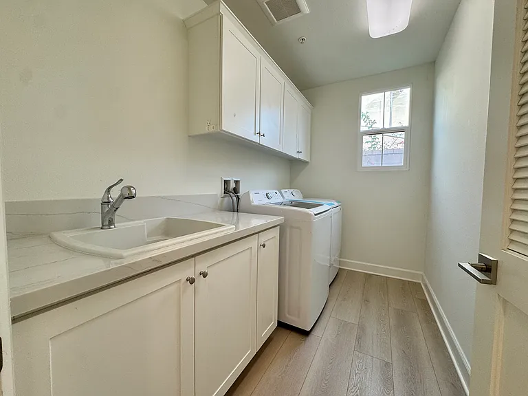 128 Hargrove — Photo 17