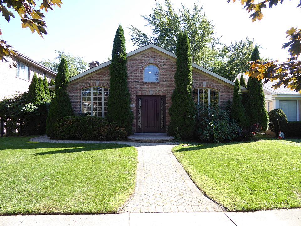 1st image of 3919 W Greenleaf Ave