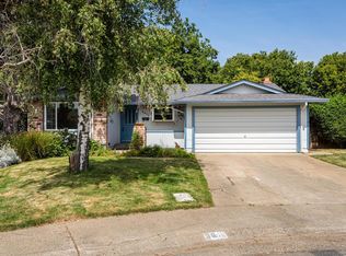 8611 Royalglen Way, Sacramento, CA 95826