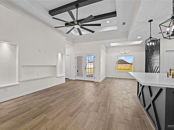 4th image of 4009 Burr Dr