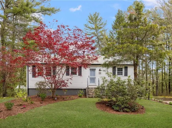 11 Laurel Dr, Glocester, RI 02814