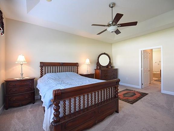 3rd image of 450 Silver Springs Dr