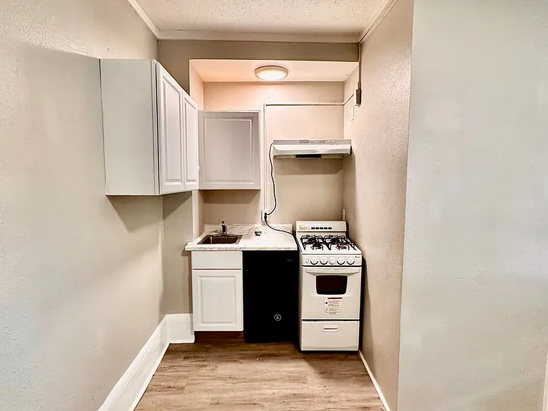 624 N Weber St. — Photo 9
