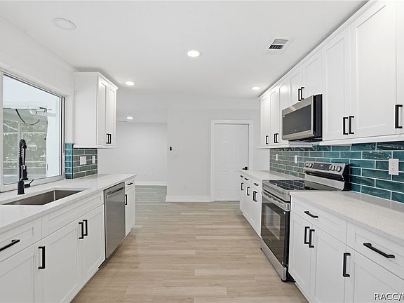 2nd image of 3708 N Hiawatha Ter