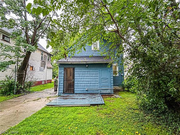 4th image of 2827 E 119th St