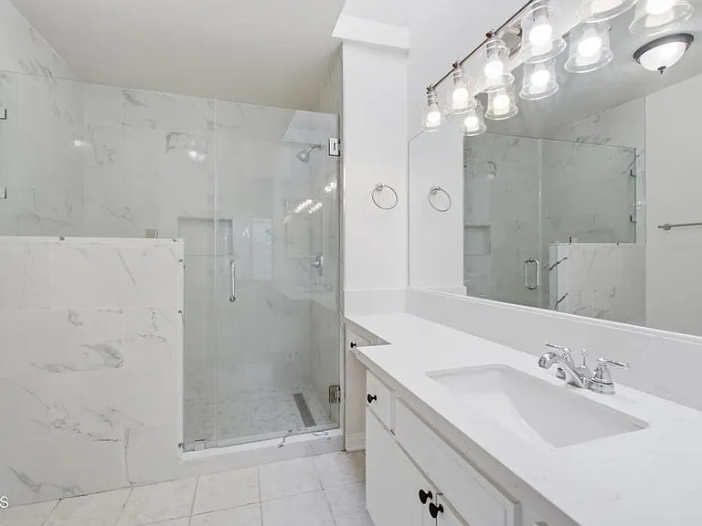 9026 Feather St — Photo 26