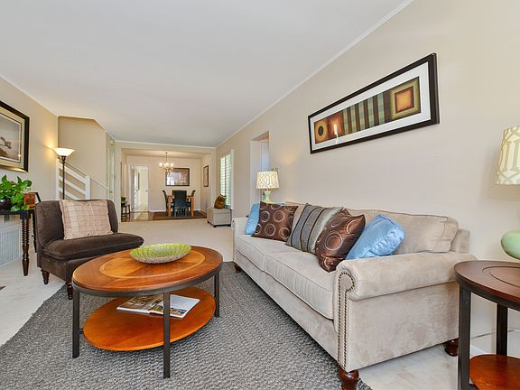 5th image of 55 Westmont Dr