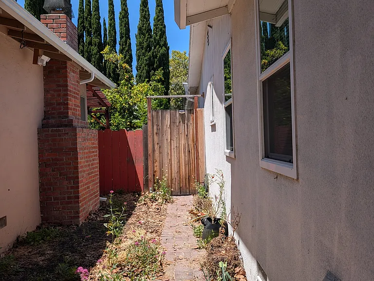 685 Carolina Ave #400 — Photo 3