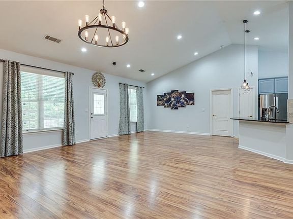 3rd image of 3560 Bob Hannah Dr