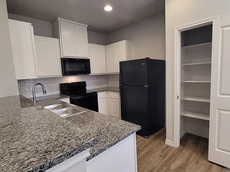 104 Peruna Dr — Photo 5
