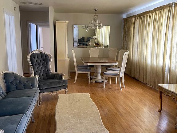 3rd image of 952 Santa Clara Pl