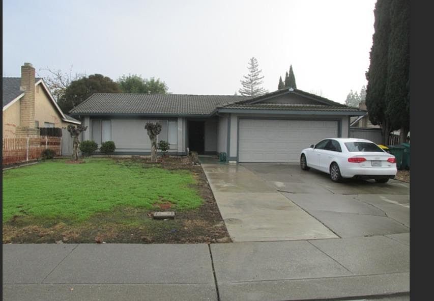 1st image of 8120 Moulin Ct