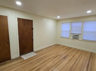 2725 W Balmoral Ave APT 2E, Chicago, IL 60625