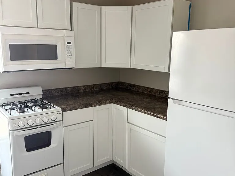 105 Main St S #10 — Photo 2