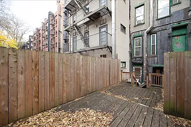 Rented by R New York