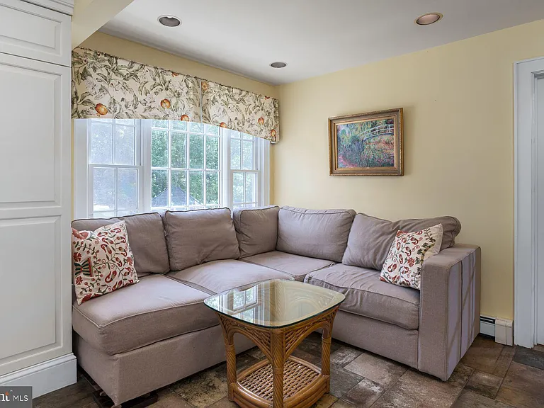 821 Pretty Brook Rd — Photo 17