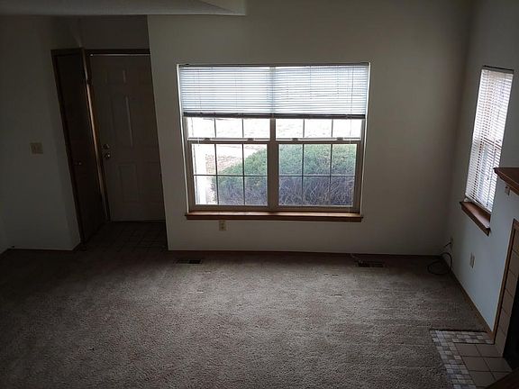 2nd image of 8086 Lexington Park Dr
