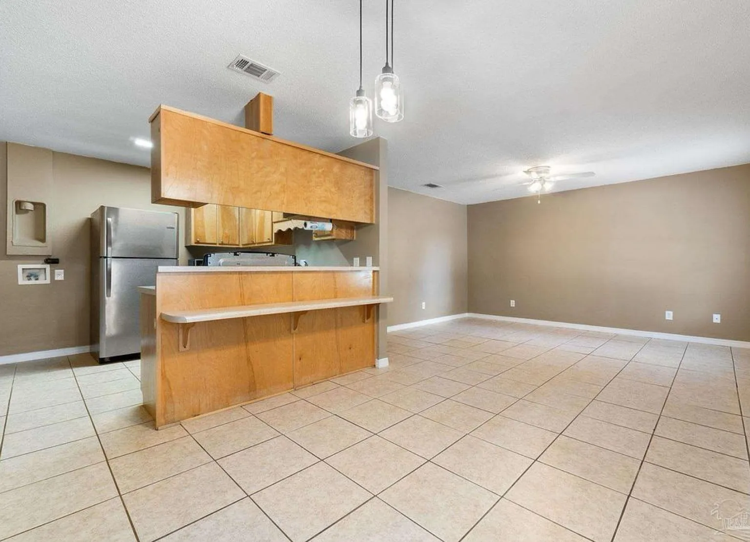 3 bed, 984 sqft, $1,500 — Photo 4