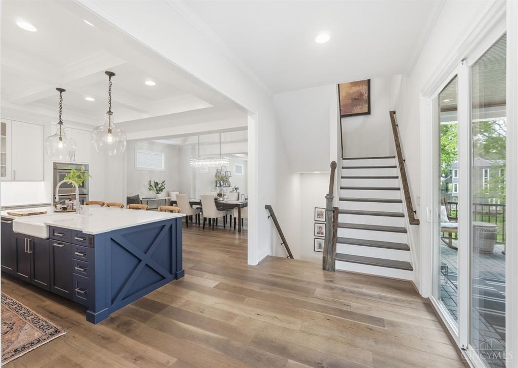 1228 Grace Ave, Cincinnati, OH - View 4