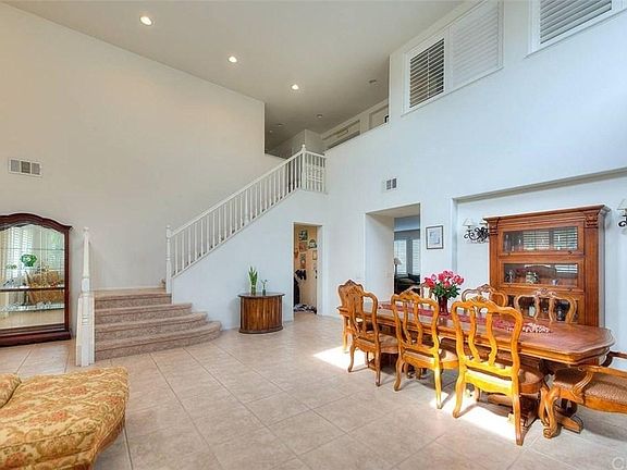 3rd image of 314 N Marin Privado