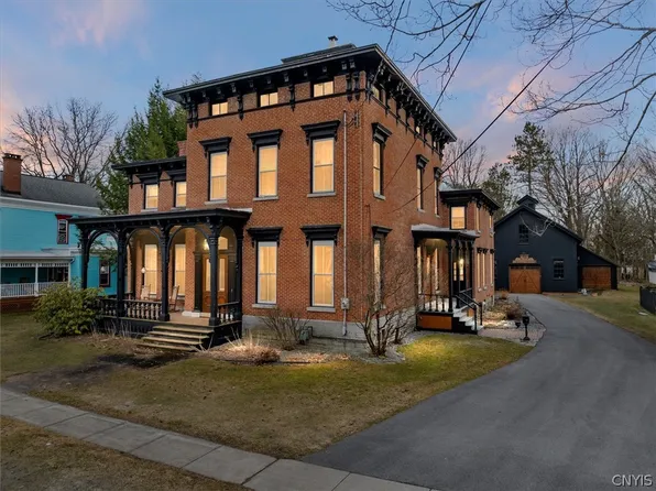 328 Putnam St, Waterville, NY 13480