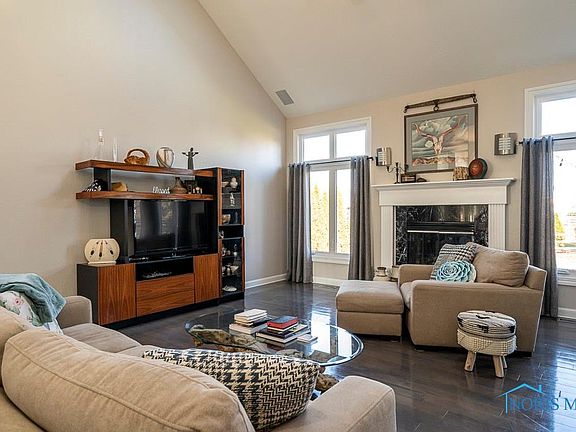 3rd image of 333 Twinbrook Dr