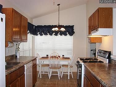 5th image of 1748 W Idlewood Dr