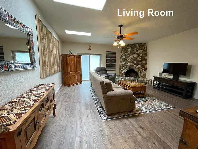 6483 N Foothills Dr — Photo 5
