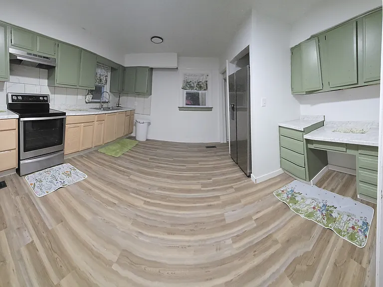 416 Elm St — Photo 5