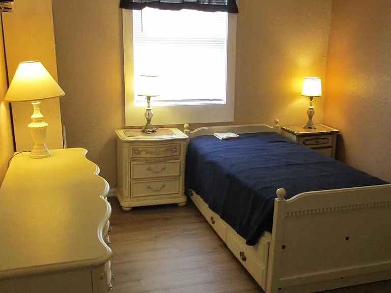 702 Hughlett Ave #2 — Photo 4