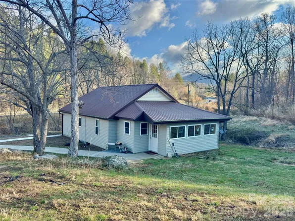 55 Summit View Dr, Marshall, NC 28753