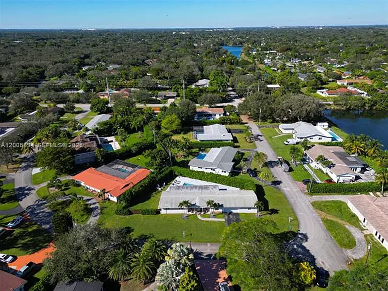 10600 SW 80th Ct — Photo 48