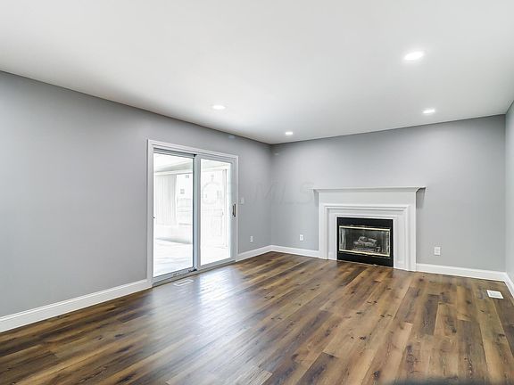 4th image of 870 Bledsoe Dr