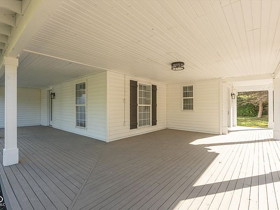 3rd image of 635 N County Road 450 E