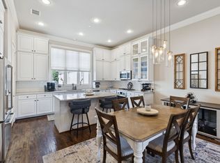 561 S Cesar Chavez Blvd, Dallas, TX 75201