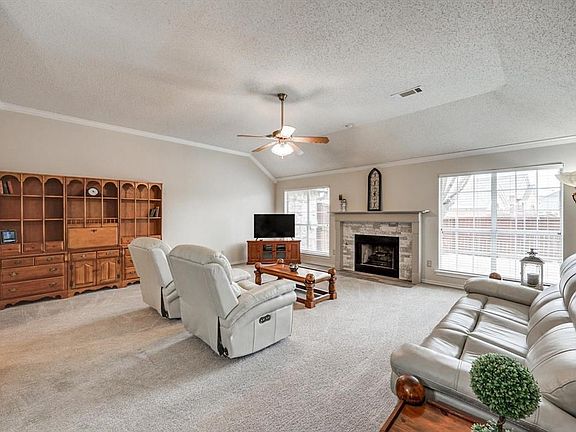 3rd image of 1701 Summerwind Cir
