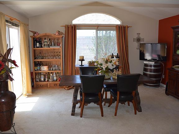 5th image of 870 Summer Dr
